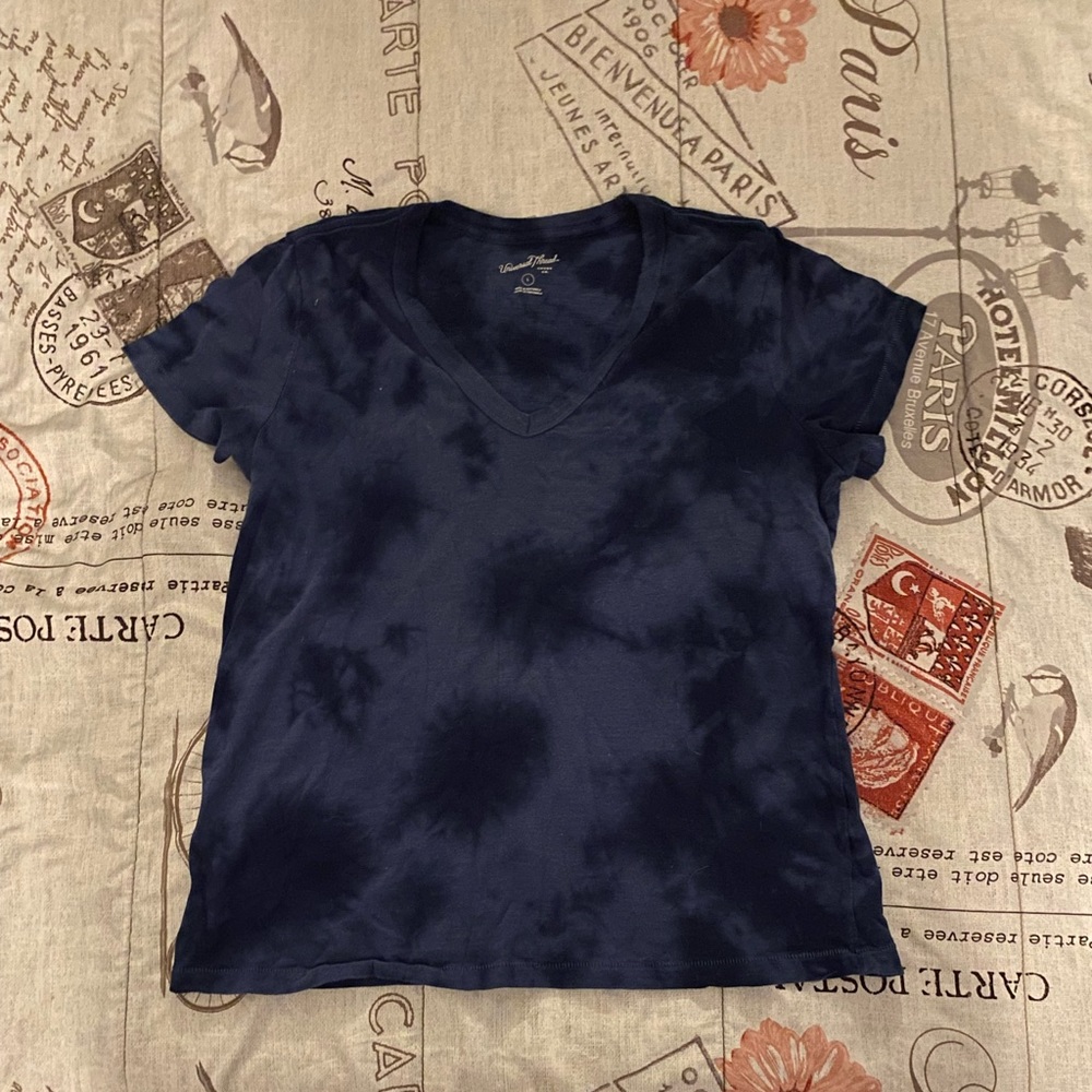 Black splattered tshirt size large.